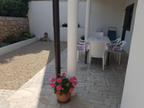 Apartments Dora, Pag